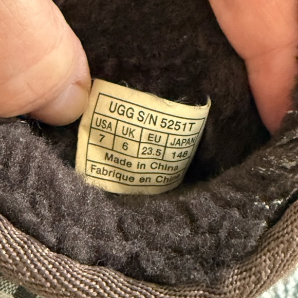 UGG Kids Brown Boots - Picture 6 of 7